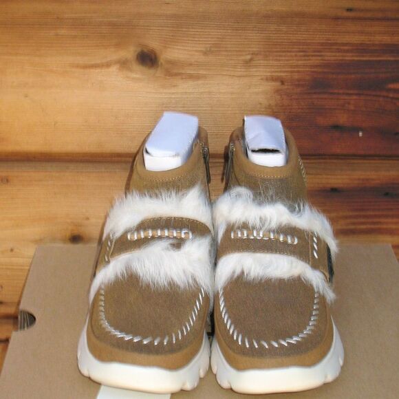 NWT UGG Ankle Boots - Picture 4 of 10